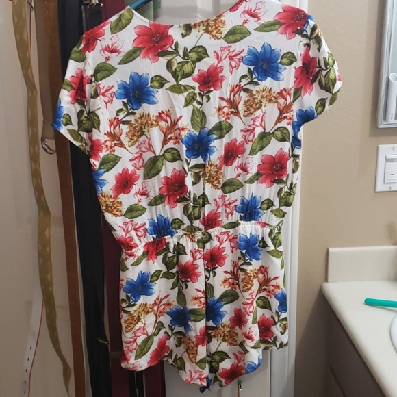 White Floral Romper - Picture 3 of 3